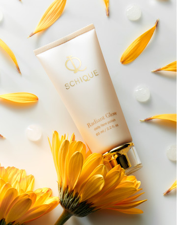 Schique Face Polish, skincare photography by Rich Begany